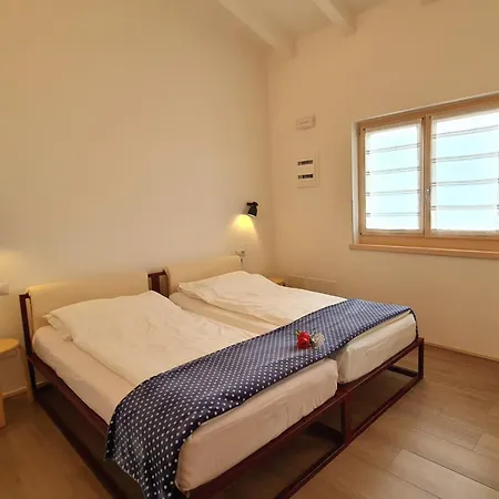 56 Blu Yellow And Red View Garden Private Parking By Garda Domus Mea * Tremosine