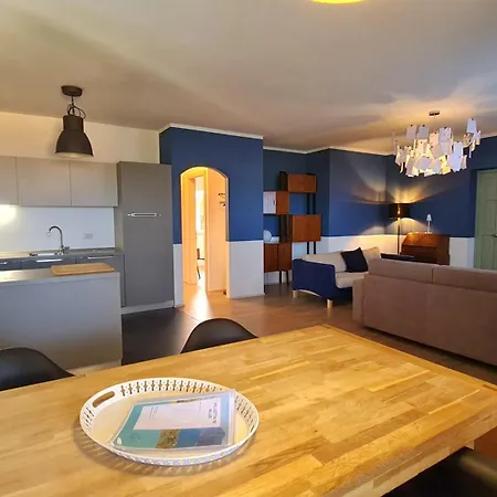 Casa de Férias 56 Blu Yellow And Red View Garden Private Parking By Garda Domus Mea Tremosine